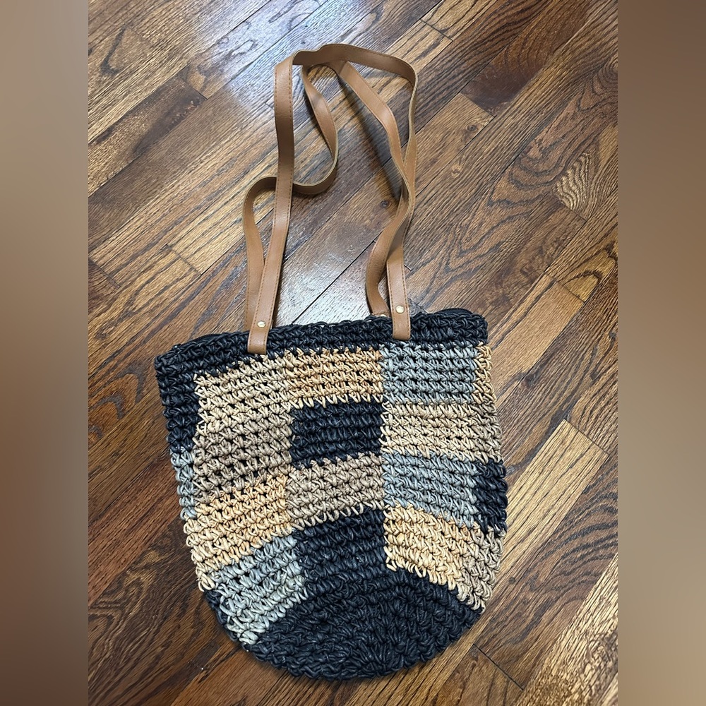 🦋 NWOT Women’s Crochet Knit Shoulder Tote Bag